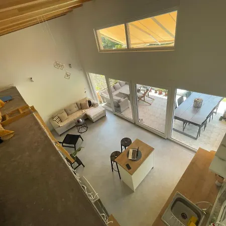 Σπίτι διακοπών House On The River *