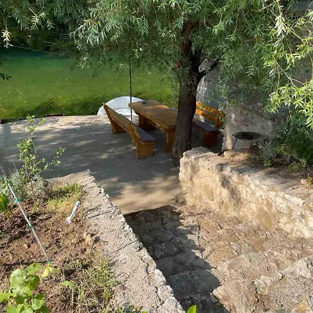 House On The River בית נופש *