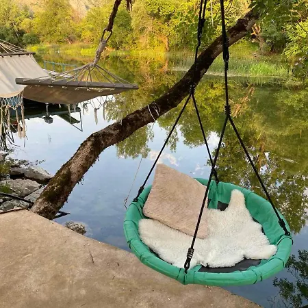 Casa de Férias House On The River *