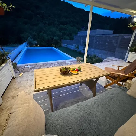 House On The River Casa de Férias *