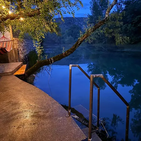 Casa de Férias House On The River *